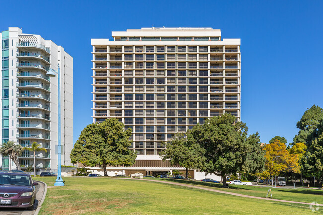 Foto del edificio - Del Prado