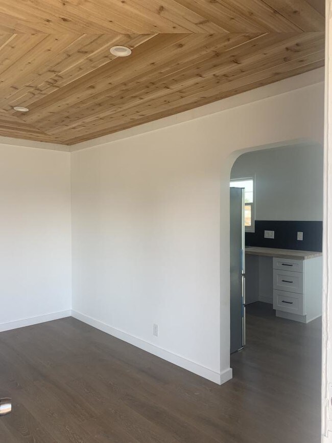 Building Photo - 1 bedroom in Los Angeles CA 90019
