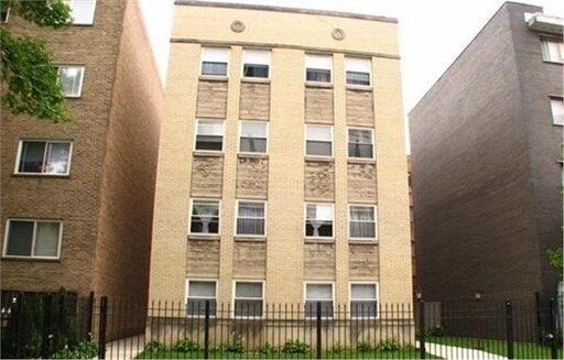 Primary Photo - 6120 N Kenmore Ave
