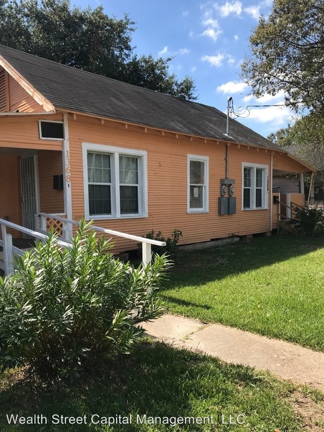 1368 Doucette Ave Unit B, Beaumont, TX 77701 Room for Rent in Beaumont, TX