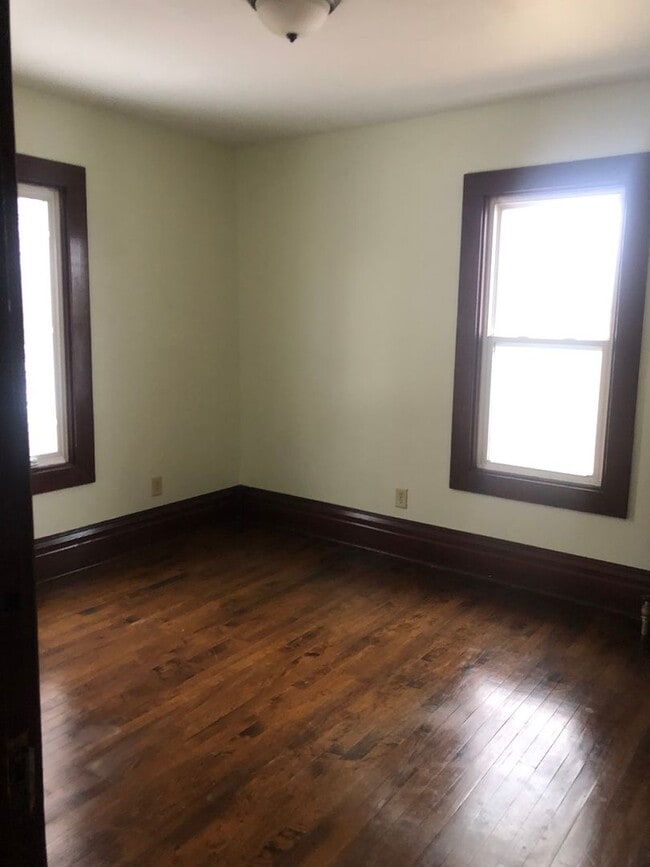 Foto del edificio - Beautiful 6br house with garage