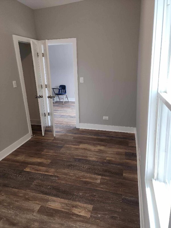 Foto del edificio - 1800 W 63rd St