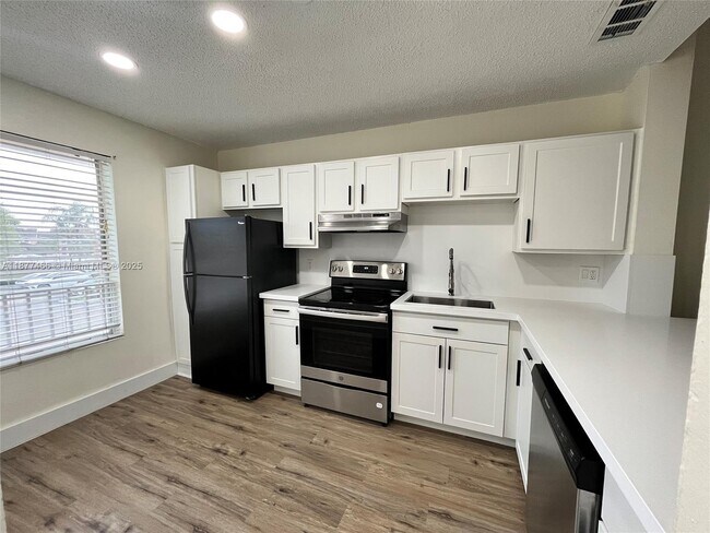 Building Photo - 2266 SW 81st Ave