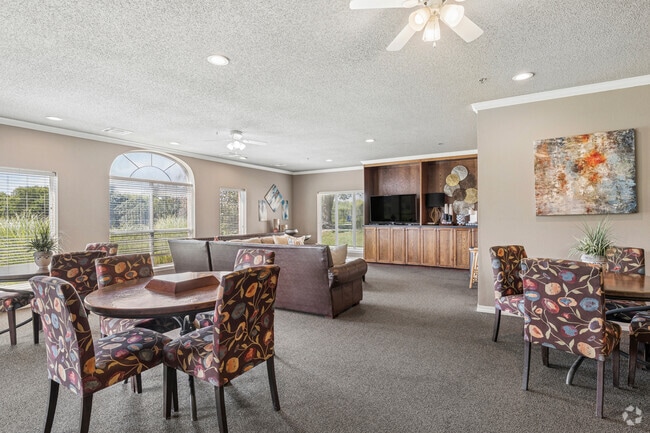 Salón del club - The Greens at Shawnee