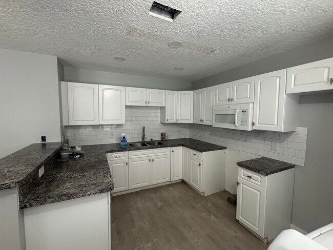 Foto del edificio - 3372 9th St