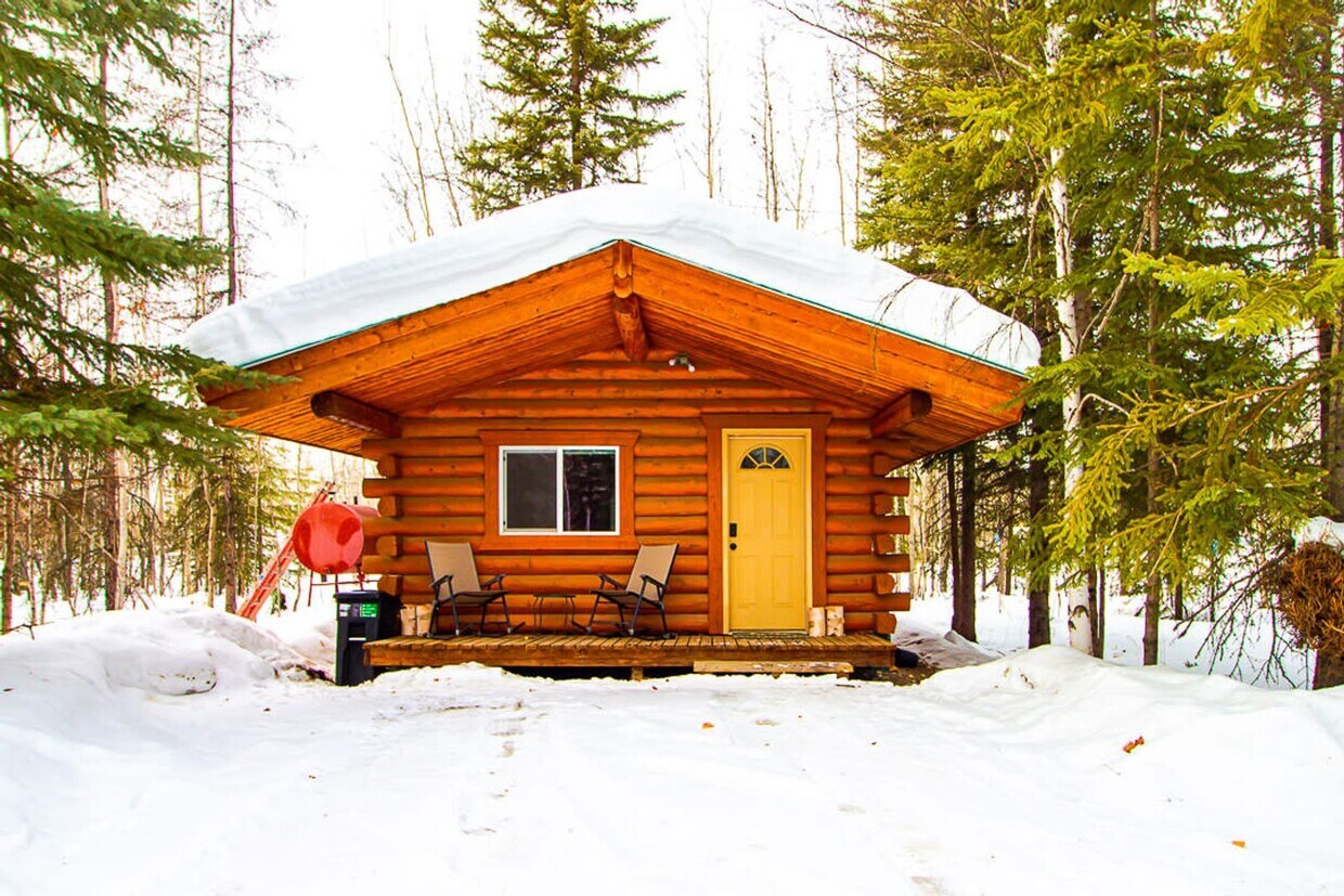 Primary Photo - ALL Utilities Included! Dream Alaskan Stud...