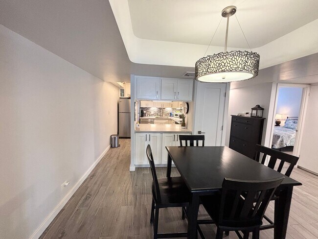 Foto del edificio - Refined Island Living at Wailana at Waikiki – Fully Furnished Corner Condo
