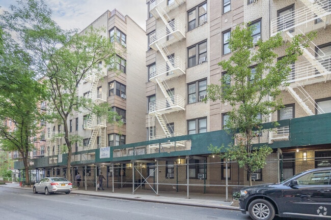 Building Photo - 225 W 25th St