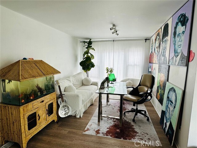 Foto del edificio - 327 S Meadows Ave