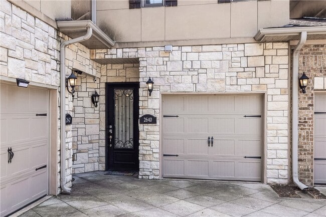 Building Photo - 2640 S Everest Ave
