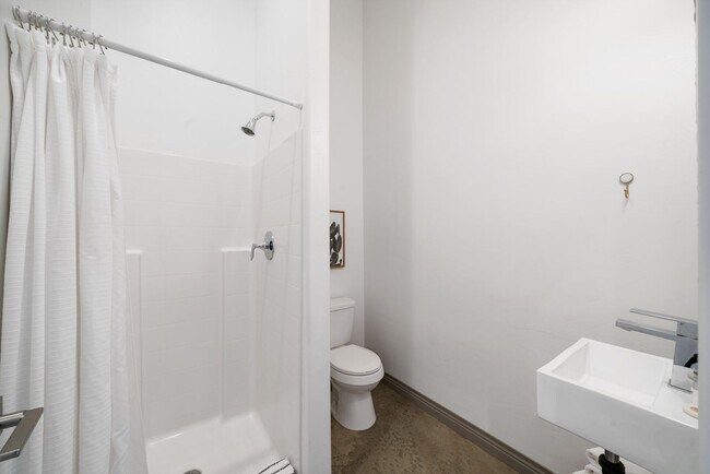 Foto del edificio - FURNISHED Property!