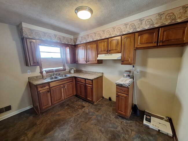 Kitchen - 5500 Sterling Dr