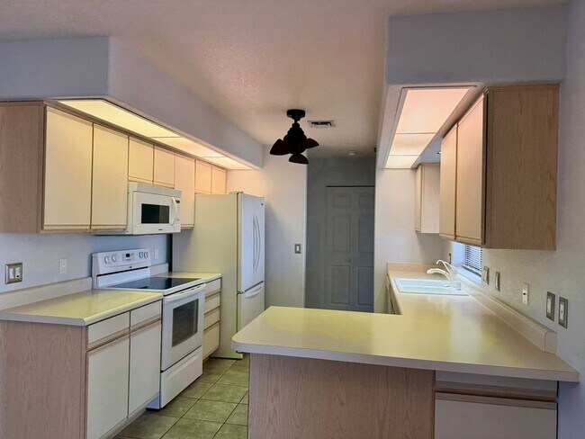 Foto del edificio - Longterm - Unfurnished - Available now - P...