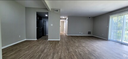 Building Photo - 4420 Flowerdale Ave