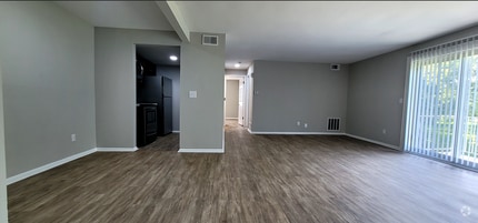 Building Photo - 4420 Flowerdale Ave