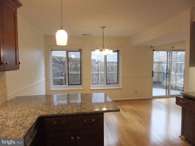 Foto del edificio - 1730 Oakwood Terrace