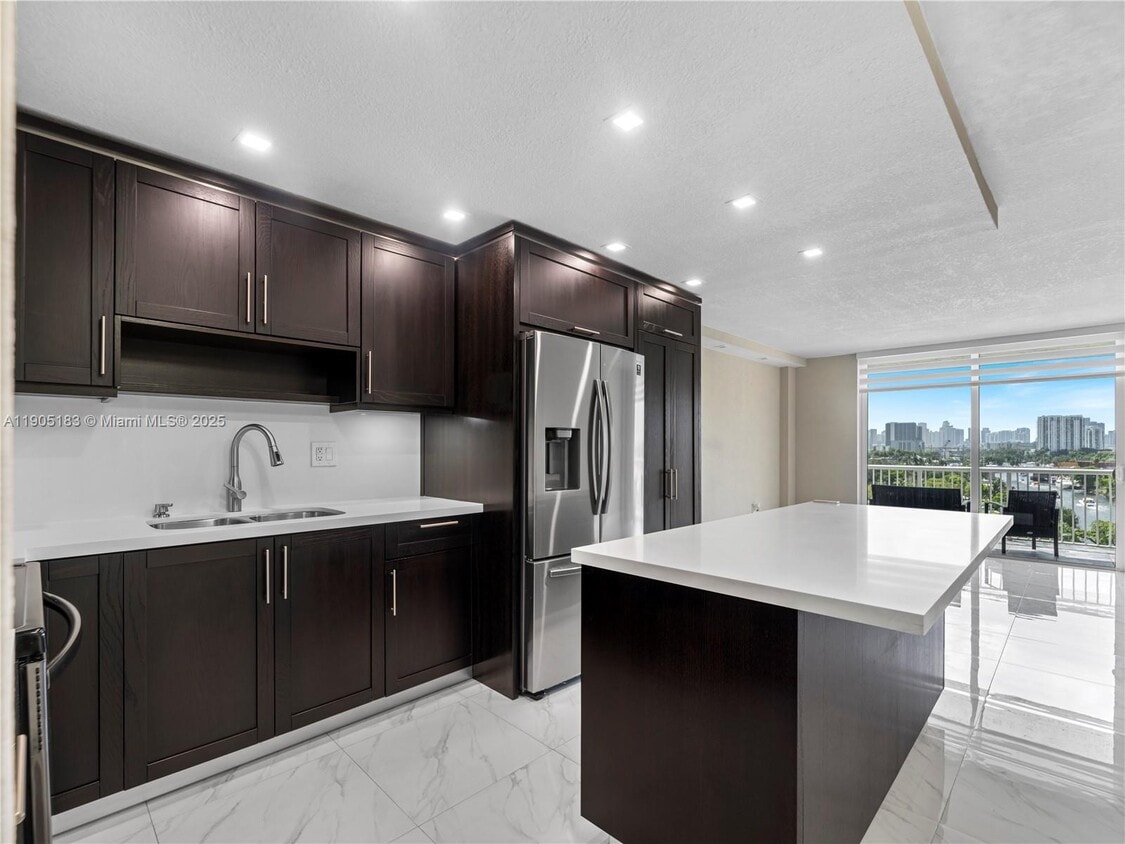 Foto principal - 1800 NW 24th Ave