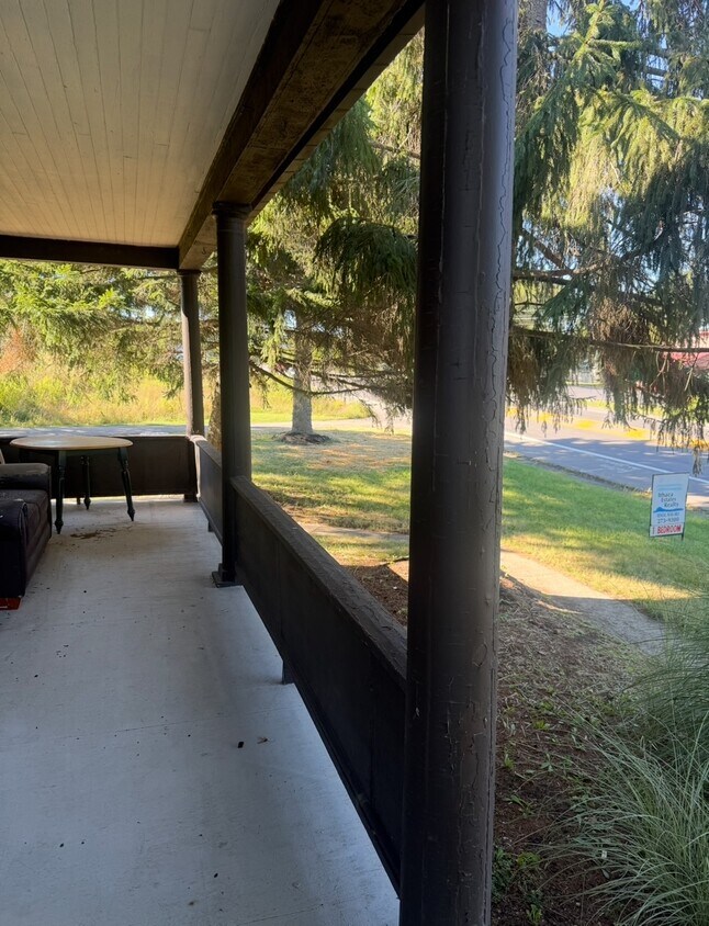 Foto principal - 1048 Danby Rd