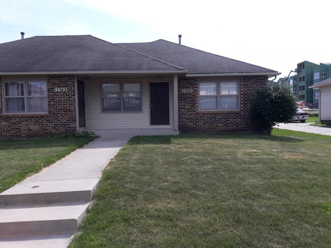 Building Photo - 2302 Prairie View East