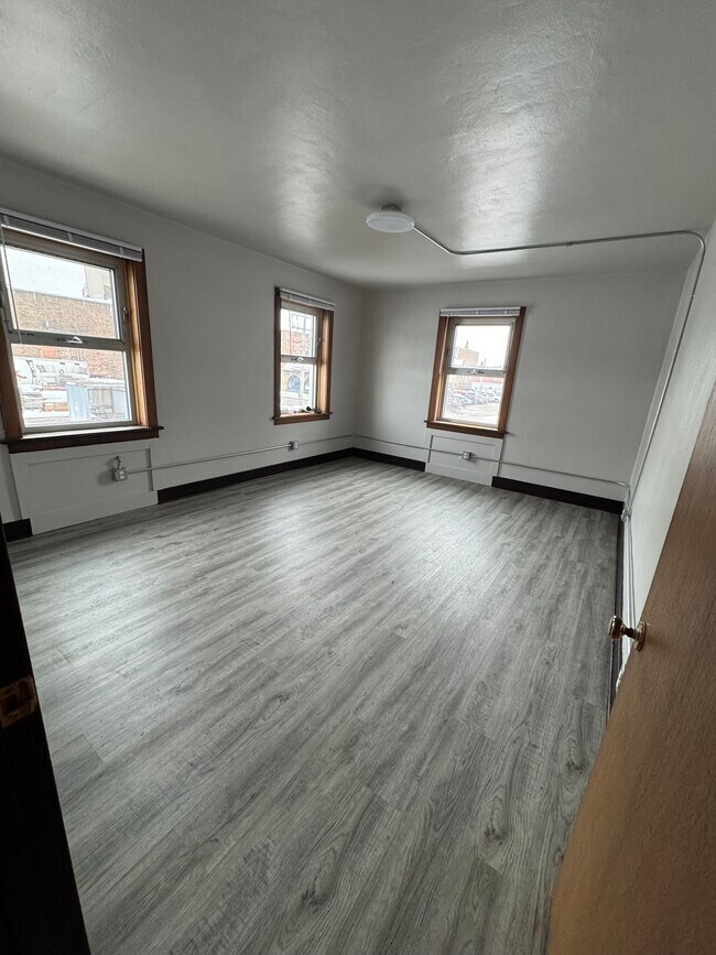 Foto del edificio - 814 Clinton St