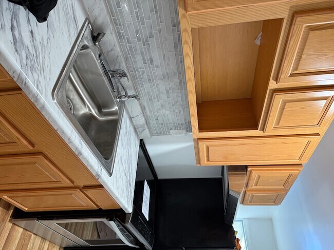 Foto del edificio - 111-23 Inwood St