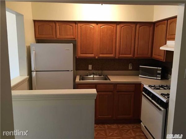 Building Photo - 129 Chester St