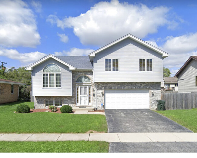 Building Photo - 14012 S Wayman Ln