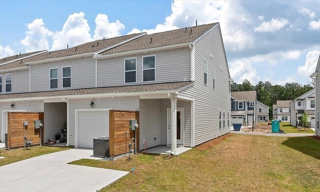 Foto del edificio - 300 Surfbird Rd