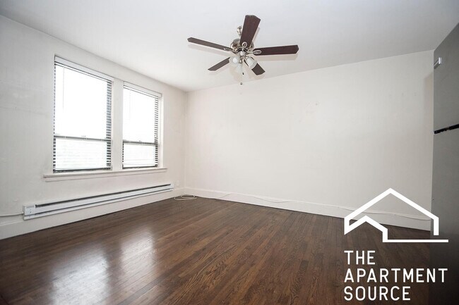 Foto del edificio - 3345 N Marshfield Ave