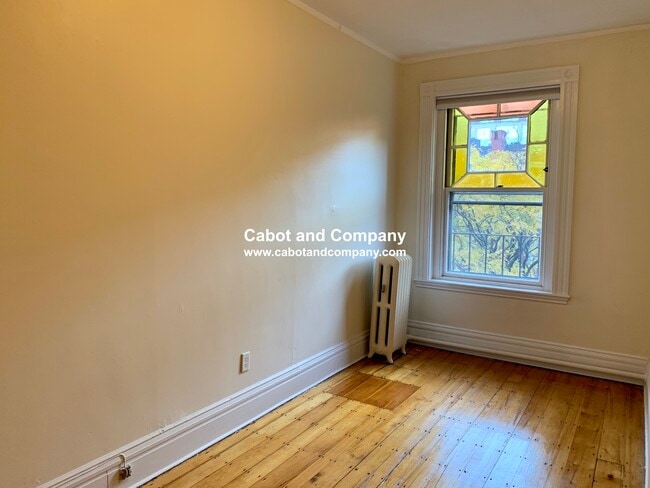 Building Photo - 293 Newbury St
