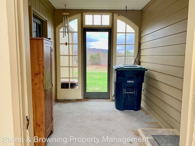 Building Photo - 2 br, 1 bath House - 383 Sierra Lavin Rd