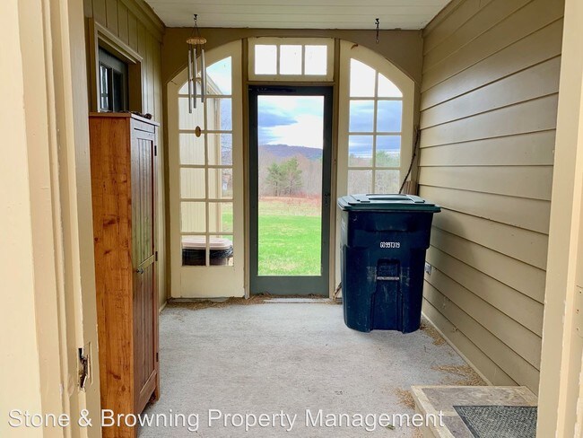 Foto del edificio - 2 br, 1 bath House - 383 Sierra Lavin Rd