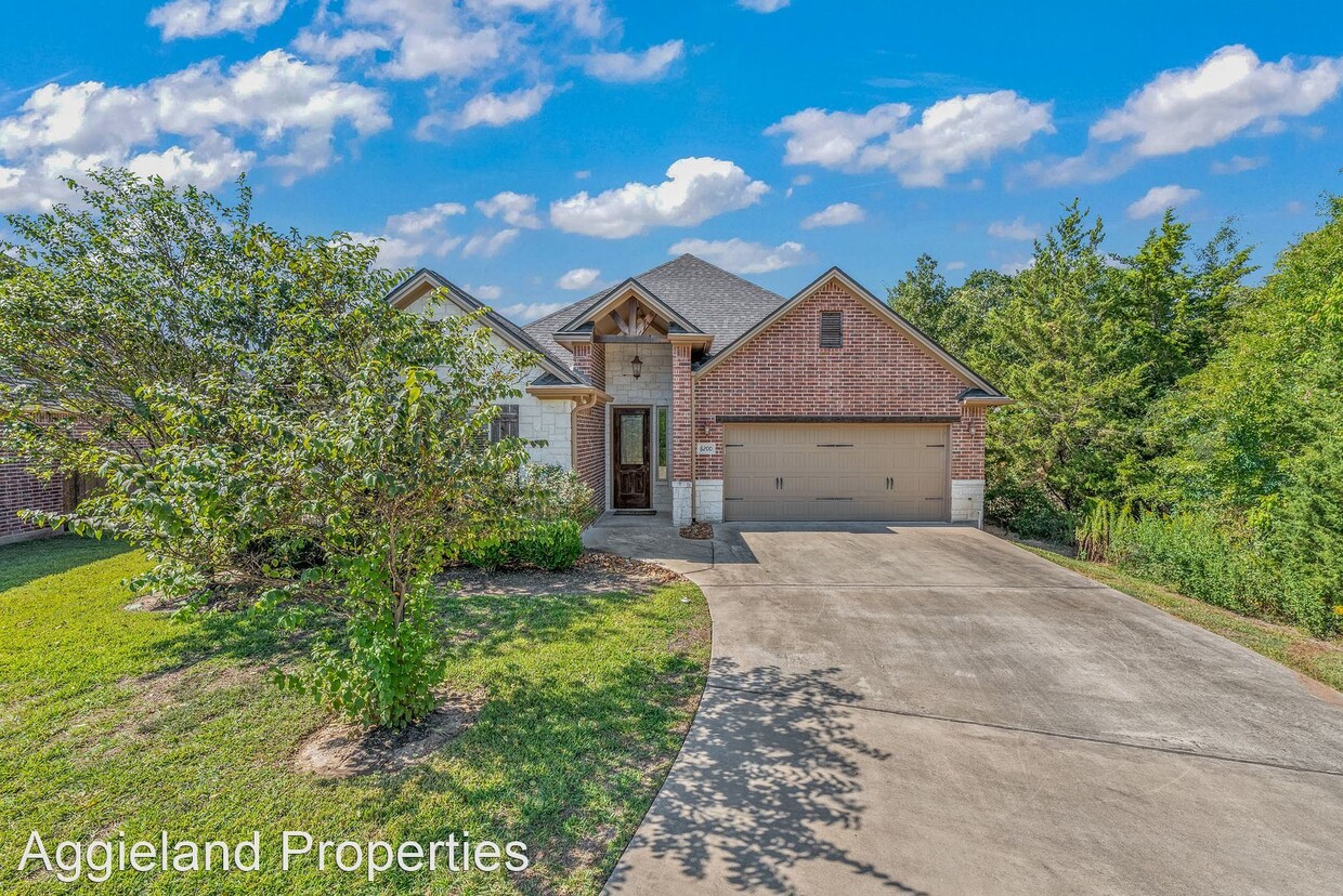 Primary Photo - 3 br, 2.5 bath House - 8200 Carters Cove