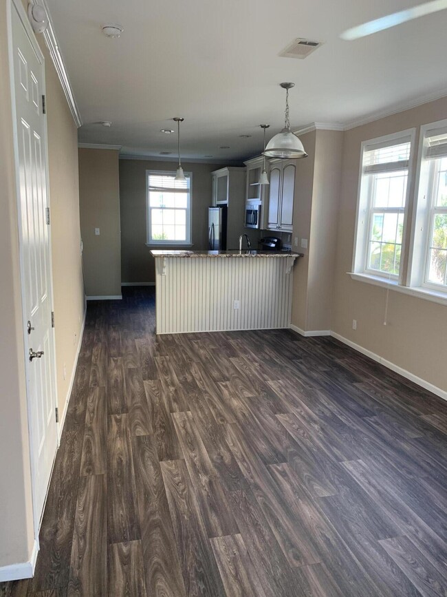 Building Photo - 28549 Channel View Dr