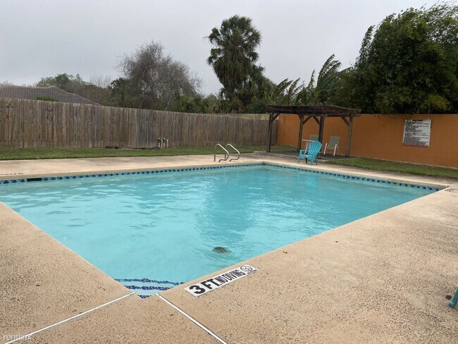 Foto del edificio - 3000 Old Alice Rd