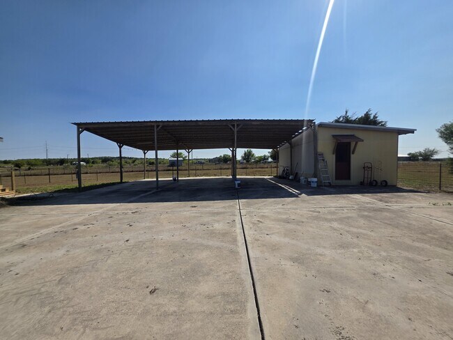 Foto del edificio - 14412 Graef Rd