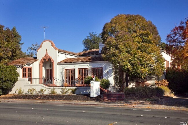 Foto del edificio - 824 Mendocino Ave