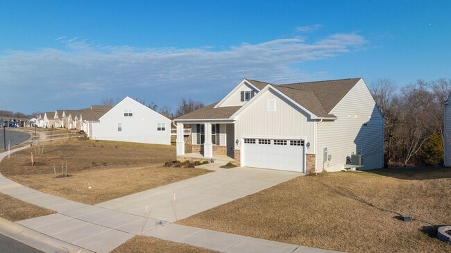 Building Photo - 55+ Active Adult Community – Spacious 3BD/...