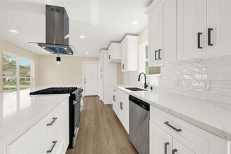 Building Photo - 3203 Falling Brook Dr