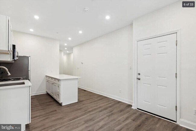 Foto del edificio - 320 N 62nd St