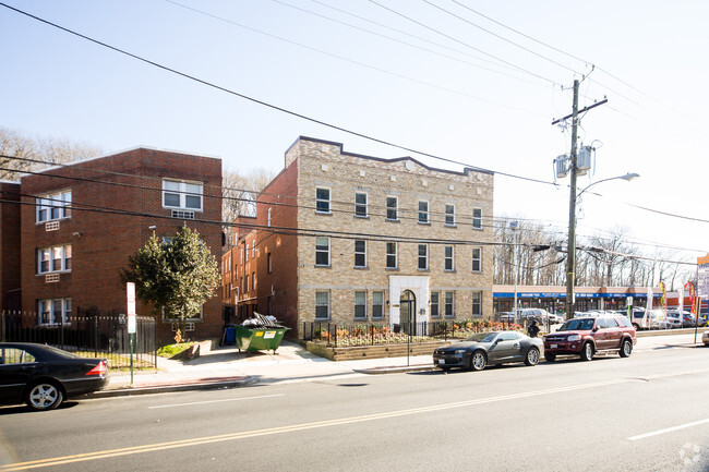 Building Photo - 4065 Minnesota Ave NE