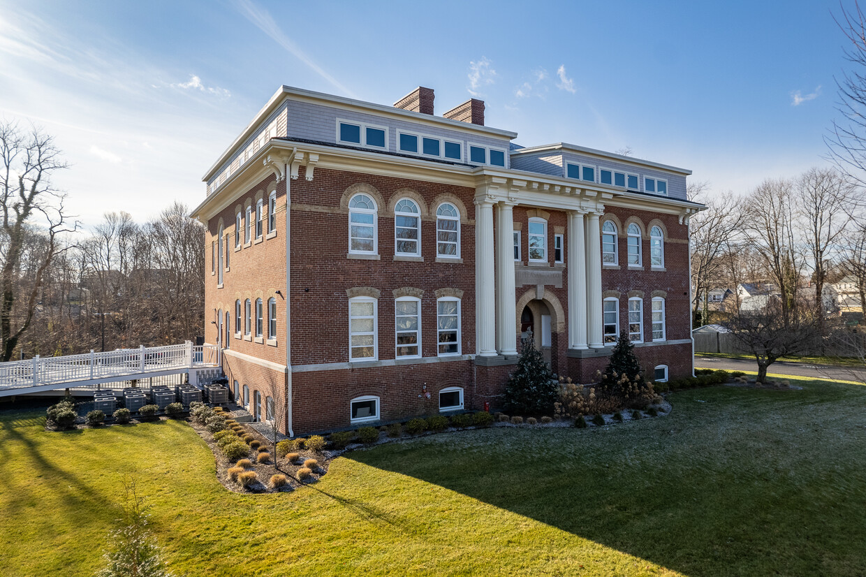 Primary Photo - Mount Pleasant School