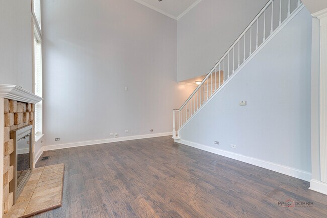 Foto del edificio - 115 Meadowbrook Ln