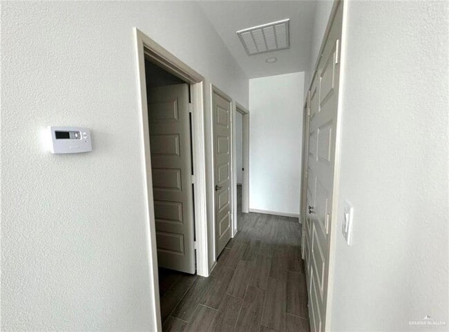 Foto del edificio - 13 N 58th St