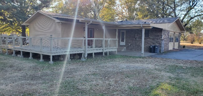 Building Photo - 5925 AR-89