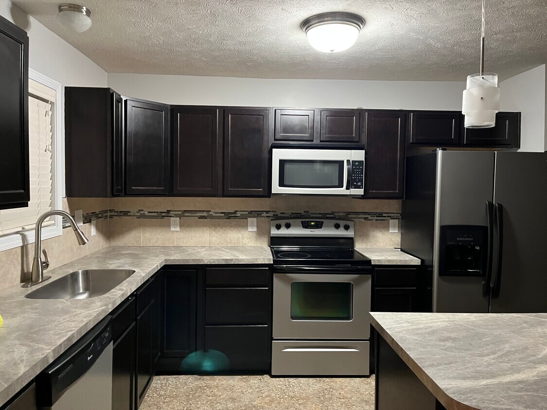 Foto principal - 3630 Osullivan Rd