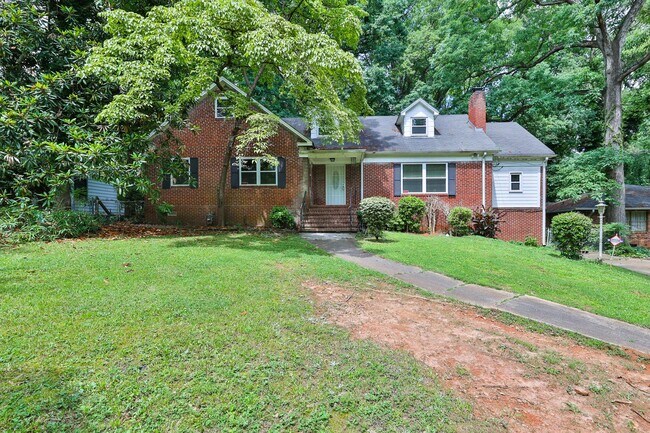 Building Photo - Beautiful Home