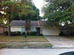 Building Photo - 21306 Park Run Drive