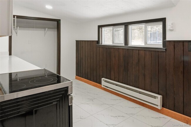 Building Photo - 378 Broadway