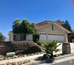Building Photo - 2828 La Cima Rd